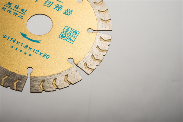 金剛石鋸片加工出的石材怎樣才可以長時(shí)間保持光亮平滑呢